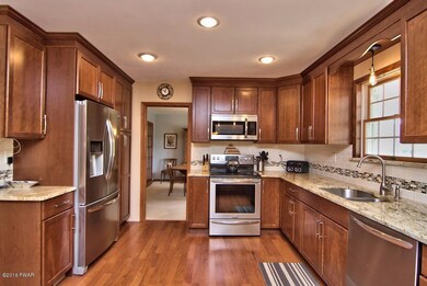 913 Greenfield Rd, Moscow, PA 18444 - photo 7