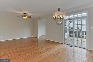 12685 Heron Ridge Dr, Fairfax, VA 22030 - photo 5