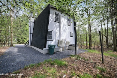 8489 Bumble Bee Way, Tobyhanna, PA 18466 - photo 4