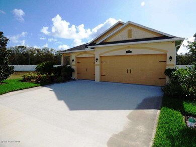 3 Car Garage