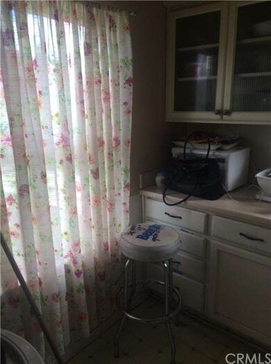 Part to the Kitchen