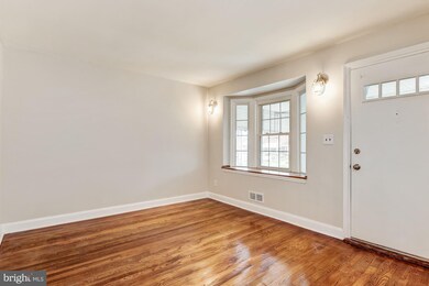 1008 Middlesex Rd, Essex, MD 21221 - photo 6