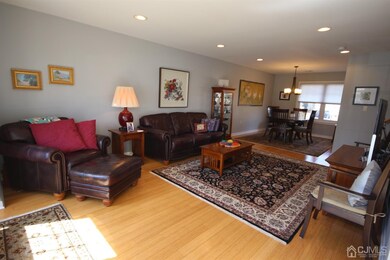 218 Hampshire Ct, Piscataway, NJ 08854 - photo 3