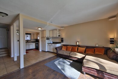 Living Room (2)