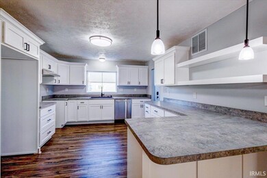 659 F St NE, Linton, IN 47441 - photo 6