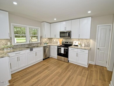 906 Perry Rd, Zebulon, NC 27597 - photo 6