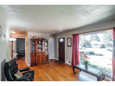 1086 8th Ave SW, Albany, OR 97321 - photo 3