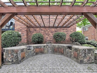 210 S Mclean Blvd, Memphis, TN 38104 - photo 3