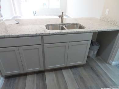 119 Lawton St, San Antonio, TX 78237 - photo 4