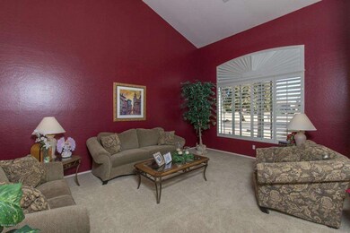004_LIVING ROOM