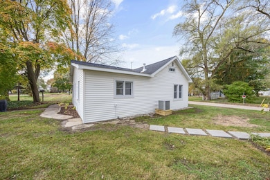 1208 W Broadway St, Mount Pleasant, MI 48858 - photo 3