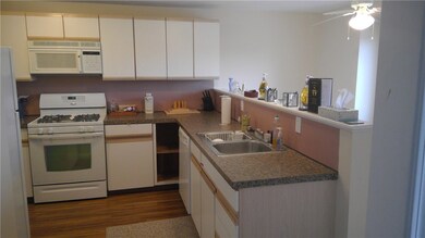 33 Waterview Dr unit B, Smithfield, RI 02917 - photo 2