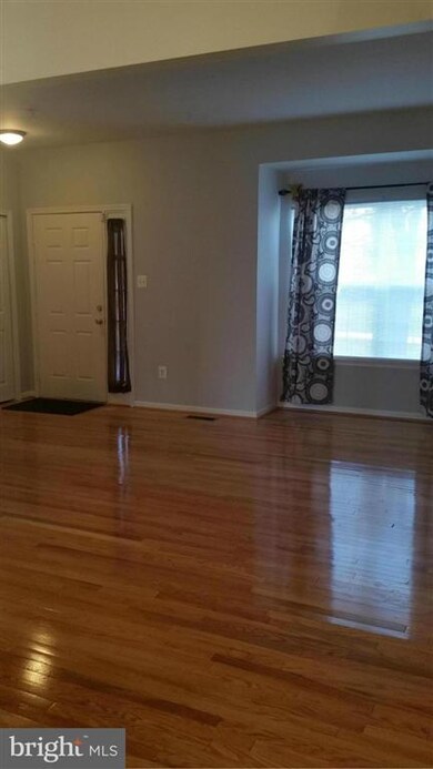 12215 Castlewall Ct, Bowie, MD 20720 - photo 2