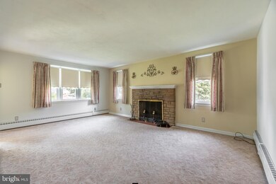 452 Edgewood Dr, Ambler, PA 19002 - photo 4