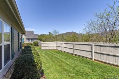 Ideal Side Yard for Pets