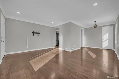 266 Massoit St, Clawson, MI 48017 - photo 3