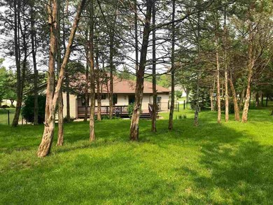 1821 Hughes Cir SW, Cedar Rapids, IA 52404 - photo 2