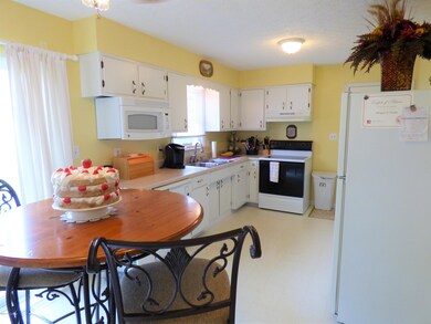 144 Forest Dr, Mount Washington, KY 40047 - photo 3