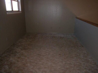 816 Henderson St, Winslow, AZ 86047 - photo 6