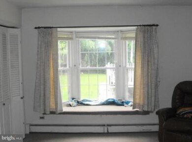 11720 Daisy Ln, Glenn Dale, MD 20769 - photo 2