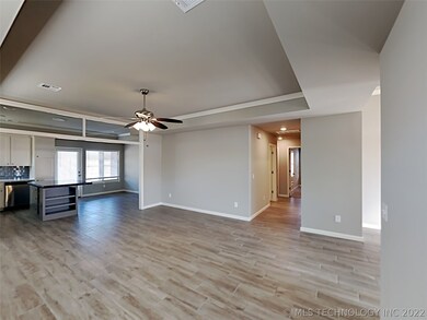 3642 E Cherryhill Ct, Broken Arrow, OK 74014 - photo 3