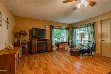 401 1st St SE, Mandan, ND 58554 - photo 4