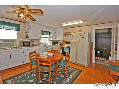 Eat In Kitchen