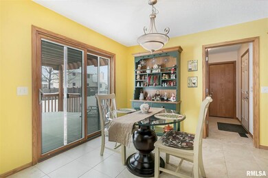 5335 Appleton Dr, Davenport, IA 52804 - photo 6