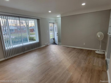 4661 Reader Dr, Warren, MI 48092 - photo 3