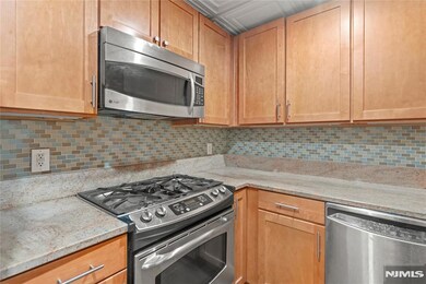187 Wayne St unit 311, Jersey City, NJ 07302 - photo 4
