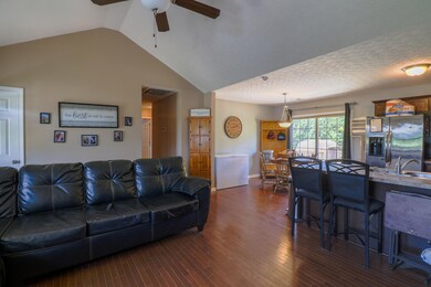 226 Gentry Crossing Blvd, Mount Washington, KY 40047 - photo 4