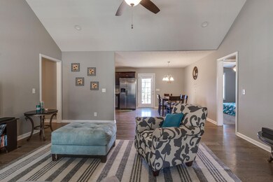 116 Doak St, Shelbyville, TN 37160 - photo 4