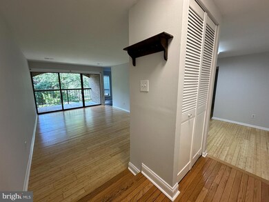11212 Chestnut Grove Square unit 213, Reston, VA 20190 - photo 2