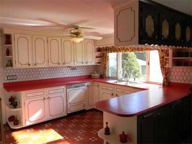 136 N Broadway, Haverhill, MA 01832 - photo 4