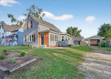 2524 E Walnut St, Des Moines, IA 50317 - photo 3