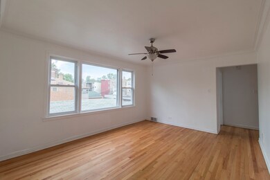 6207 N Richmond St unit 2, Chicago, IL 60659 - photo 5