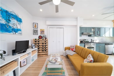 201 Pavonia Ave unit 2L, Jersey City, NJ 07302 - photo 2