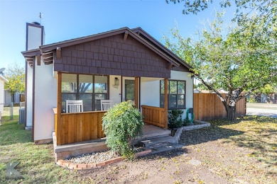 1342 Sewell St, Abilene, TX 79605 - photo 4