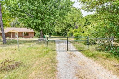 1420 Bishop Dr, Norman    Front Drive Way