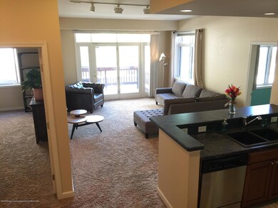 04 unit entrance