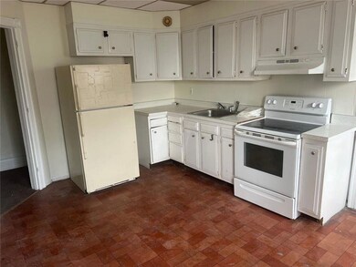 51 S Franklin St unit 2nd floor, Allentown, PA 18102 - photo 2