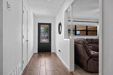 05-221 Redwood Ln