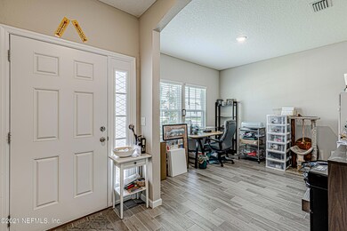 7-Foyer Study View