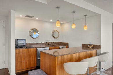 Continental Place unit 802, Seattle, WA 98121 - photo 7