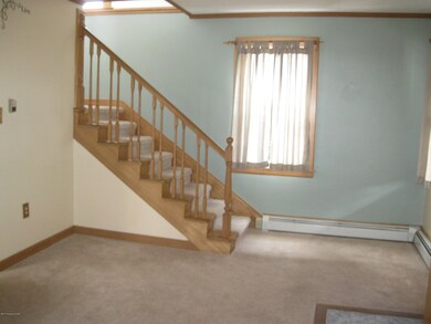 17 Snowden St, Kingston, PA 18704 - photo 6