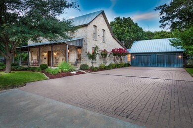 212 W Schubert St, Fredericksburg, TX 78624 - photo 2