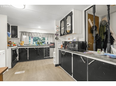 545 Warren St S unit 7, Monmouth, OR 97361 - photo 6