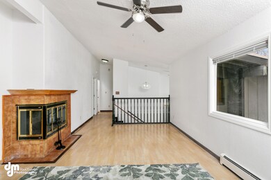 22-Front Room_2595