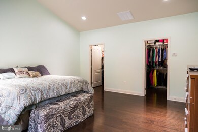 23236 Evergreen Ridge Dr, Ashburn, VA 20148 - photo 6