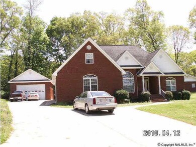 115 Sherwood Dr, Rainbow City, AL 35906 - photo 3